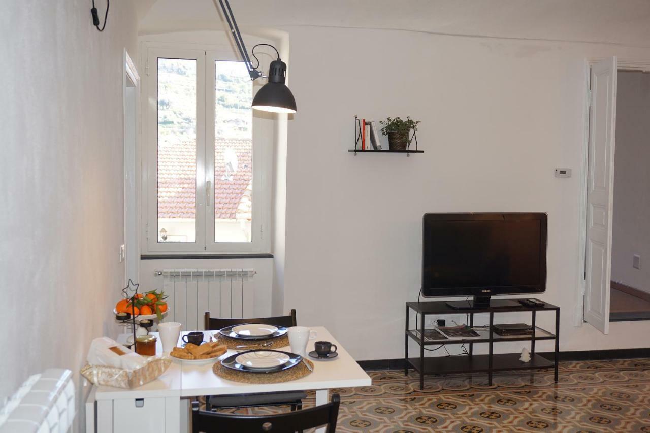 La Piazzetta Apartment บอร์ดิเกรา ภายนอก รูปภาพ