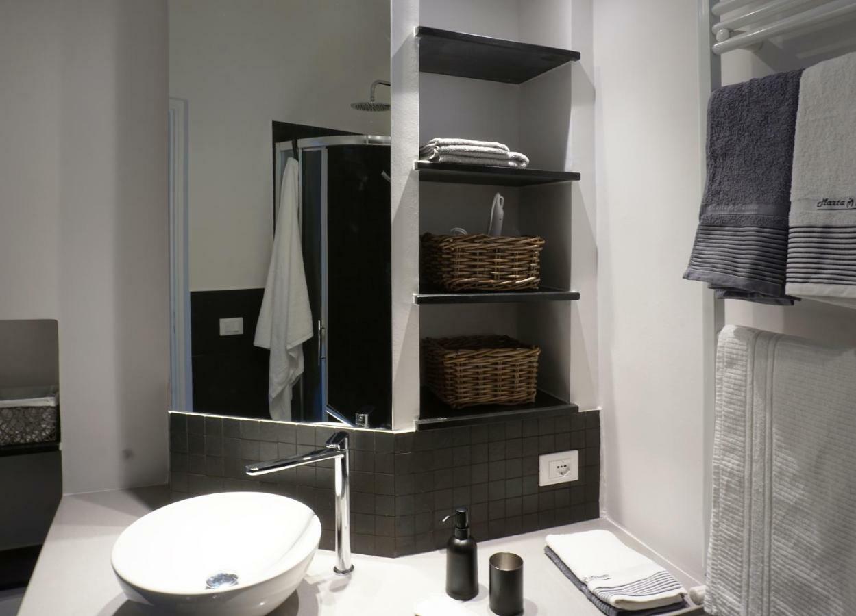 La Piazzetta Apartment บอร์ดิเกรา ภายนอก รูปภาพ